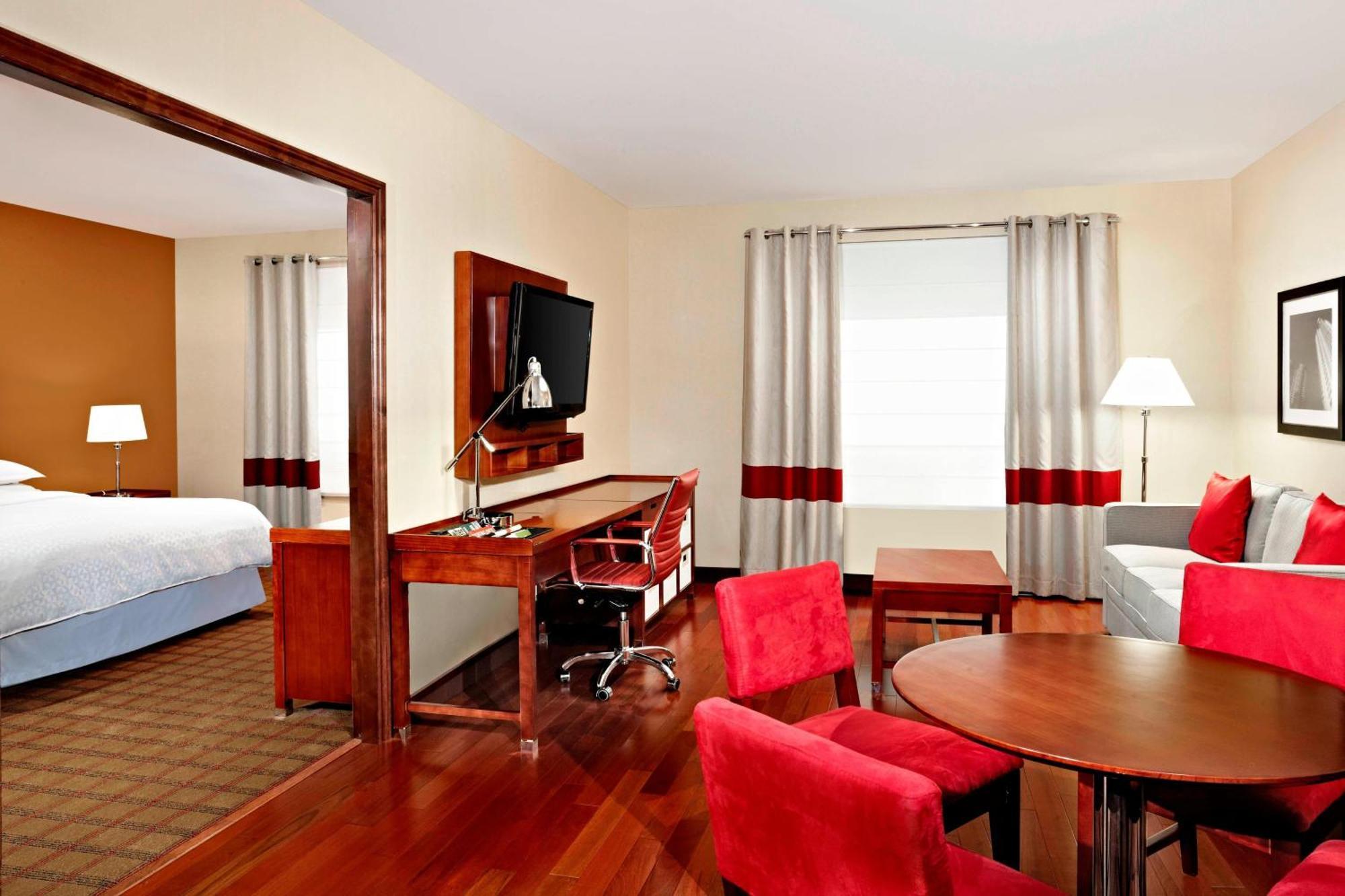 Four Points By Sheraton Calgary Airport Екстер'єр фото